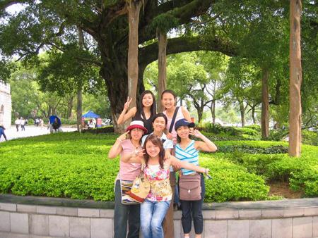 2004 (47).jpg - Sep 5~13, 2004 第5屆世界華人魚蝦營養學術研討會(5th SWCSNFFS)會後旅遊(桂林-榕杉湖)(中國大陸，廣東省珠海市) [Trip to Zhuhai (Zhuhai, China)]-17